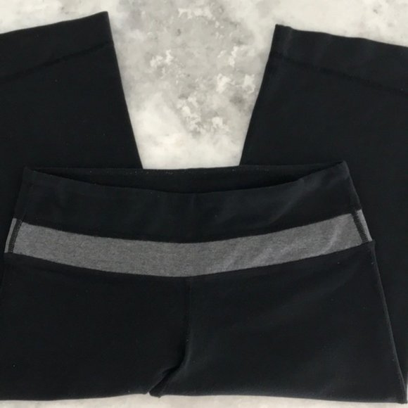 Lululemon Groove Crops/Clam Diggers Black Size 4 - Picture 5 of 7